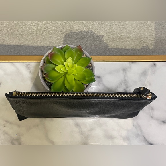 SOLD Michael Kors Wristlet - Picture 4 of 9